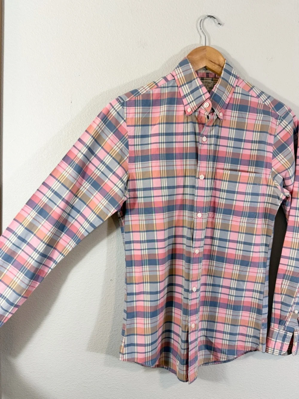 J. Crew Pink Plaid Button Up Shirt Men’s XS Slim Fit Secret Wash BG410 Preppy